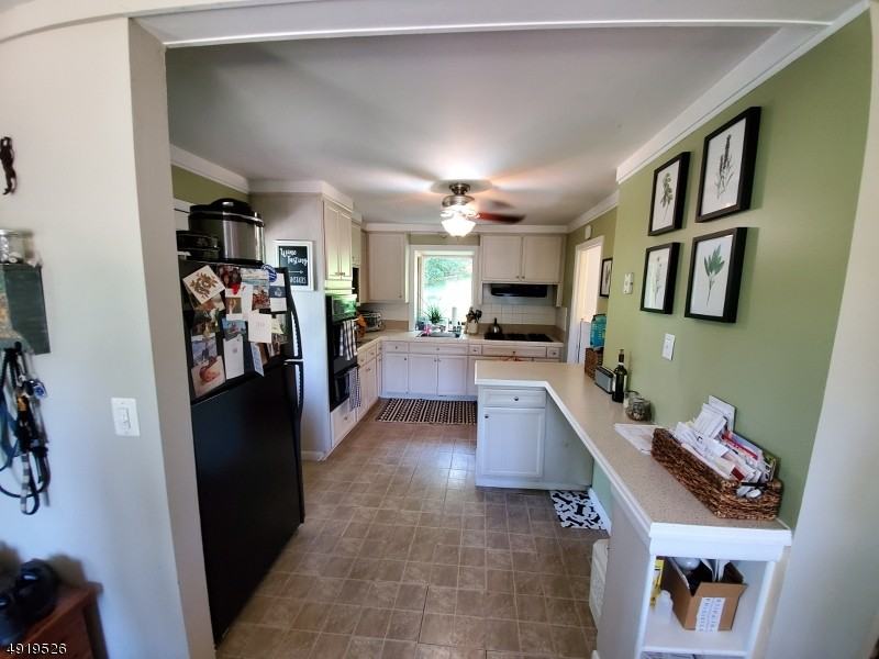 138 Mcgregor Ave - Photo 3 of 11