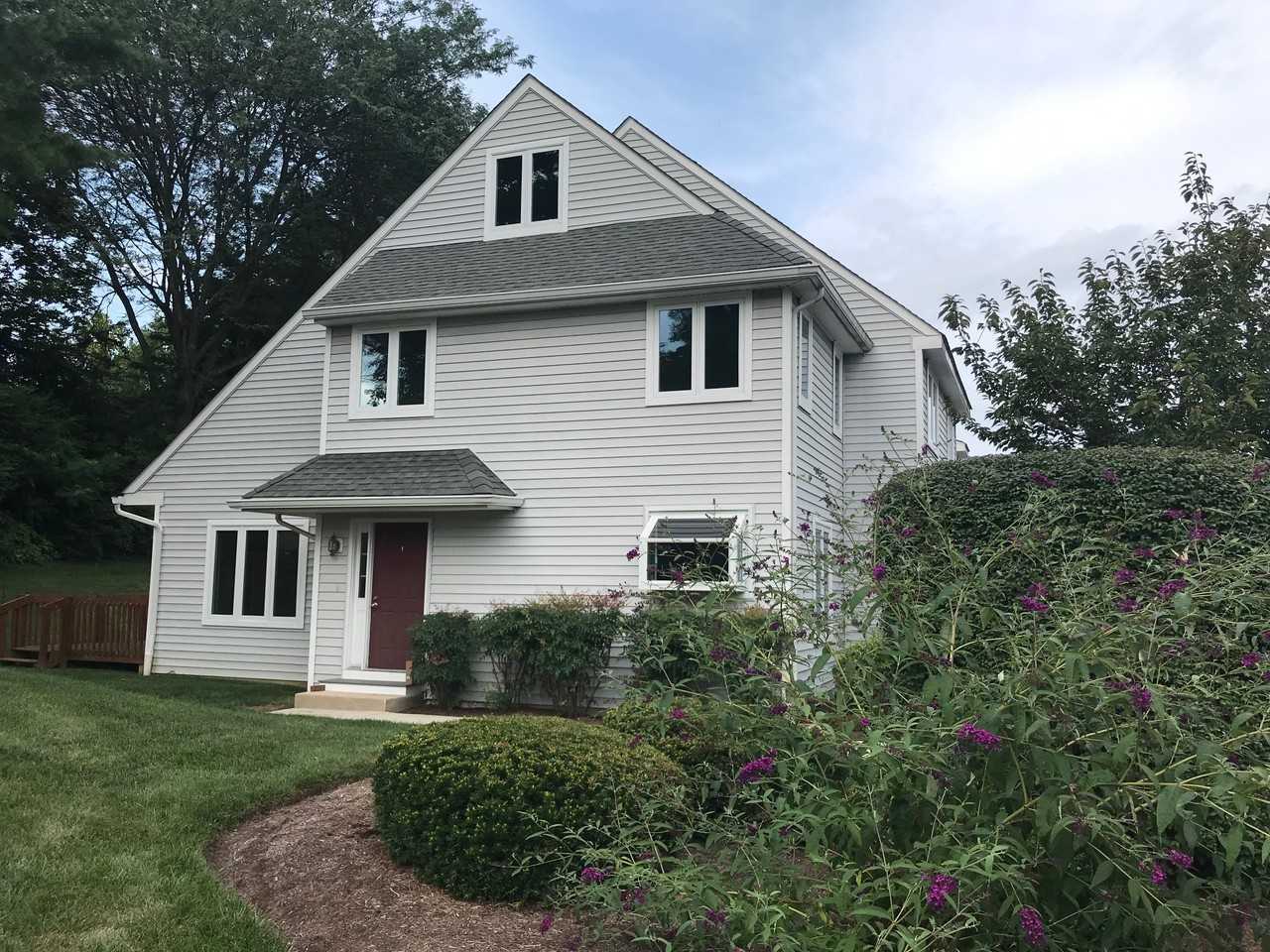 77 E Jonathan Court - Photo 3 of 19