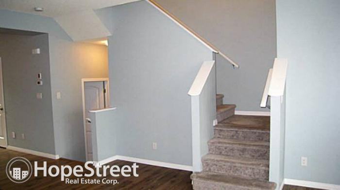 7911 22 Avenue Sw - Photo 2 of 8