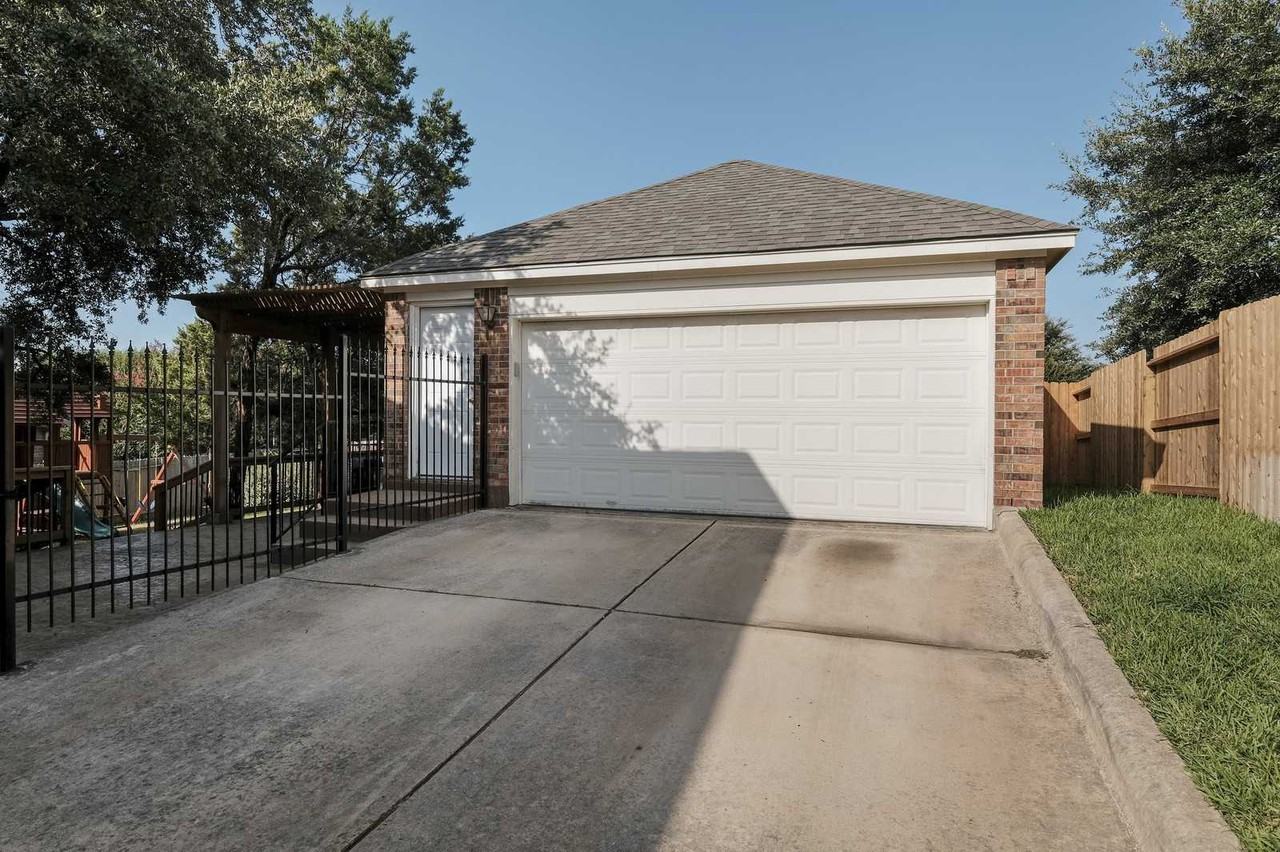 18915 La Verita - Photo 2 of 15