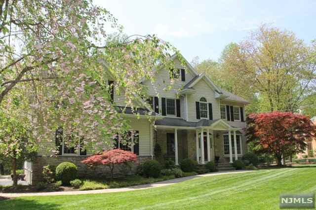 204 Brook Street - Photo 2 of 25