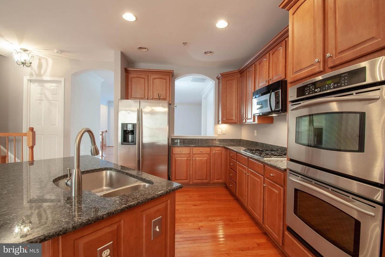 2306 Noblewood Road - Photo 2 of 37