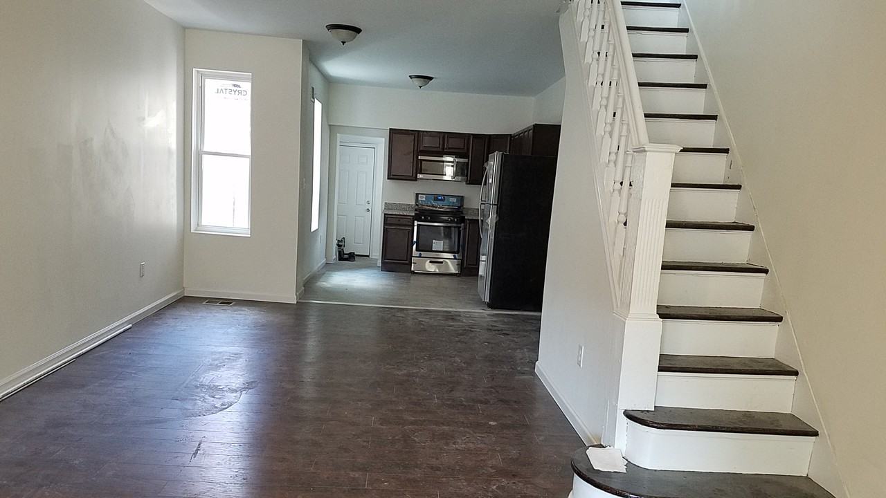 5557 Walton Avenue - Photo 2 of 11