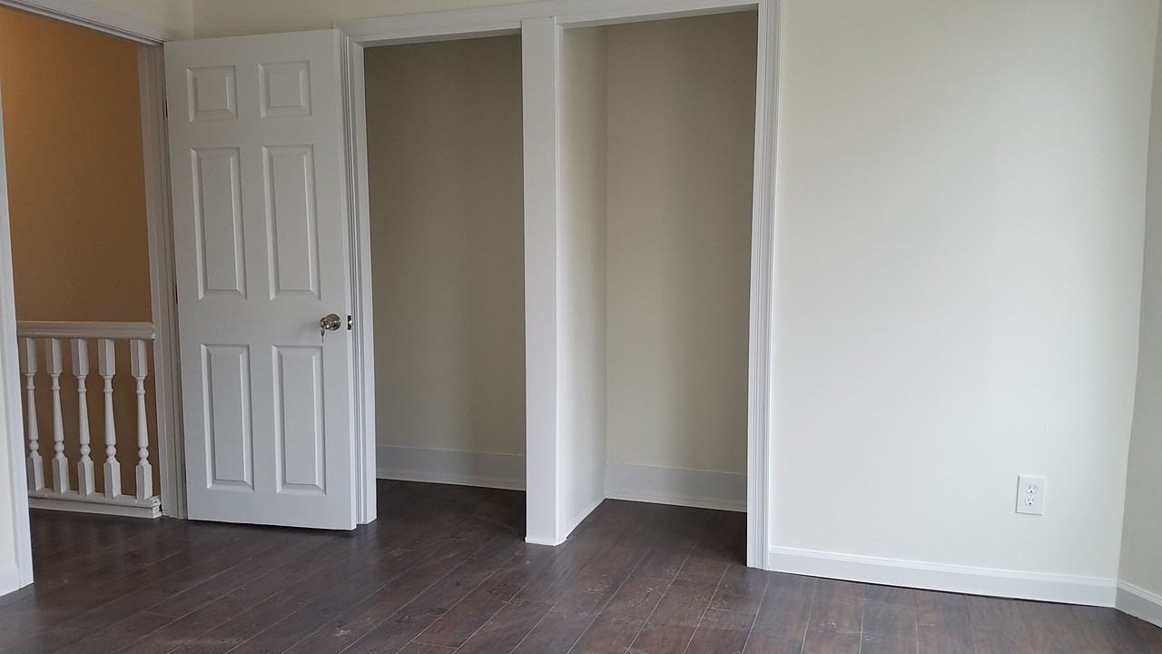 5557 Walton Avenue - Photo 5 of 11