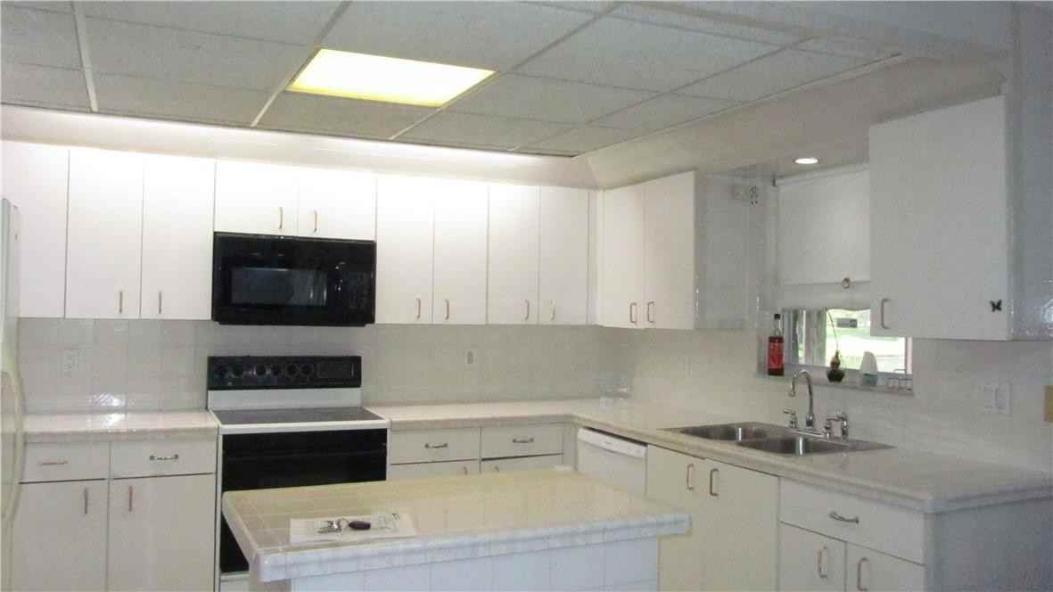 12134 Northwest 35th Street - Photo 3 of 11