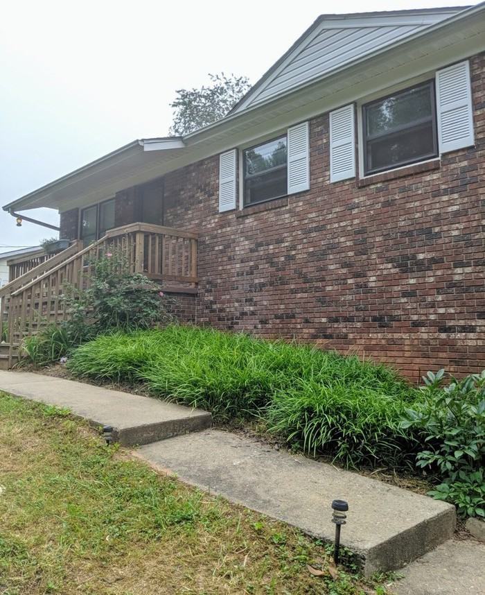 4 Nina Street - Photo 3 of 15