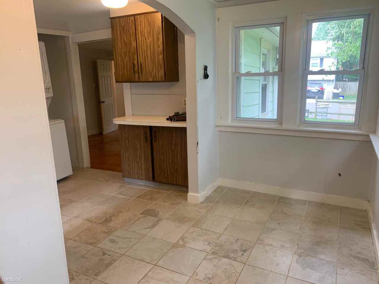 70 Stevens St - Photo 3 of 11