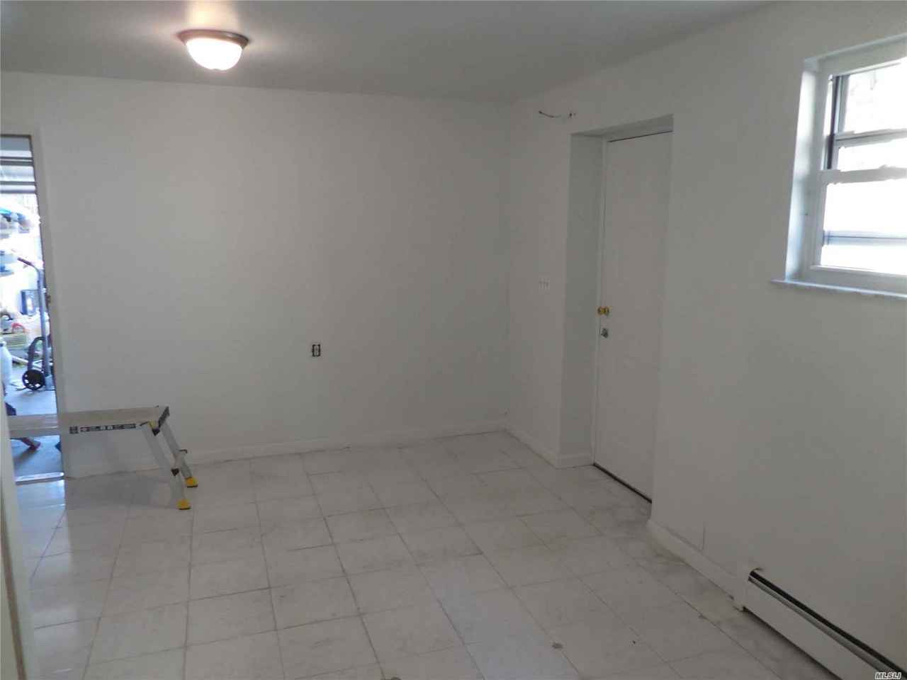 809 115 St - Photo 3 of 12