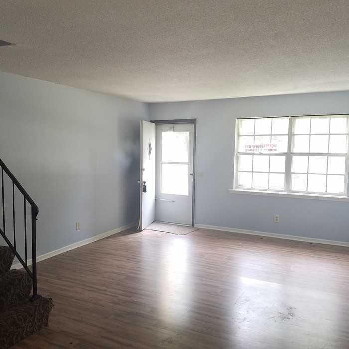 1503 East Leona Street - Photo 2 of 15