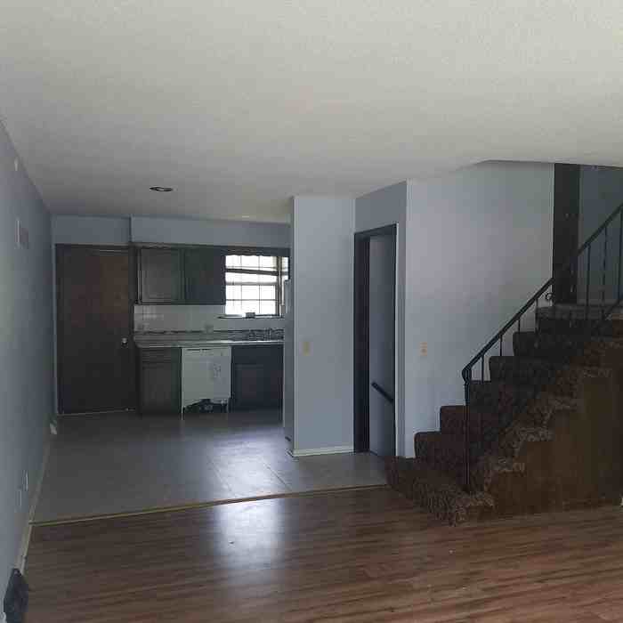 1503 East Leona Street - Photo 3 of 15