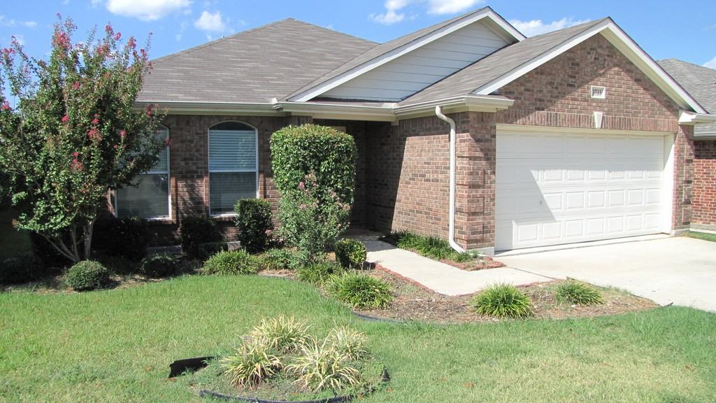 3733 Vista Greens Dr - Photo 2 of 3