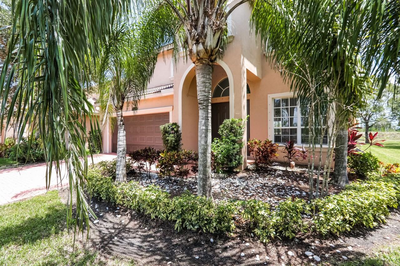 5343 Sw 148th Ave - Photo 2 of 23