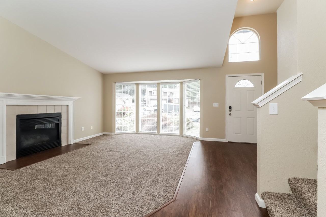 7313 55th St Ne - Photo 2 of 20