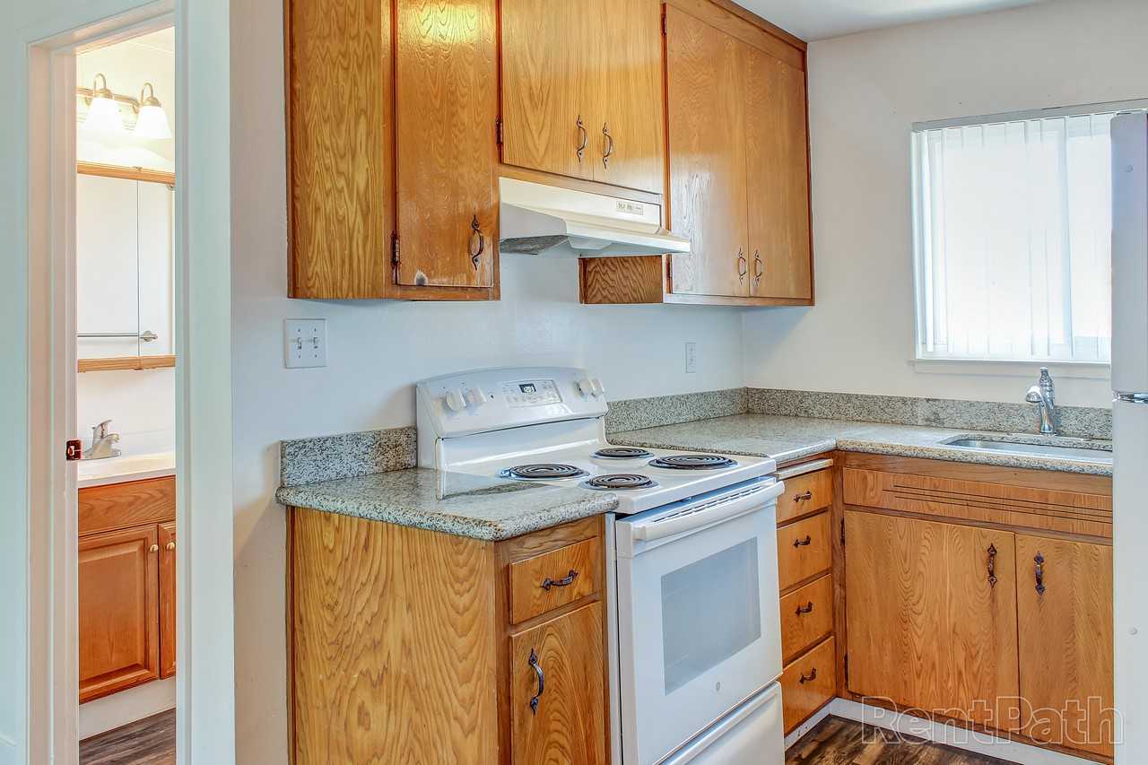 Gateway Apartments - Photo 3 of 12