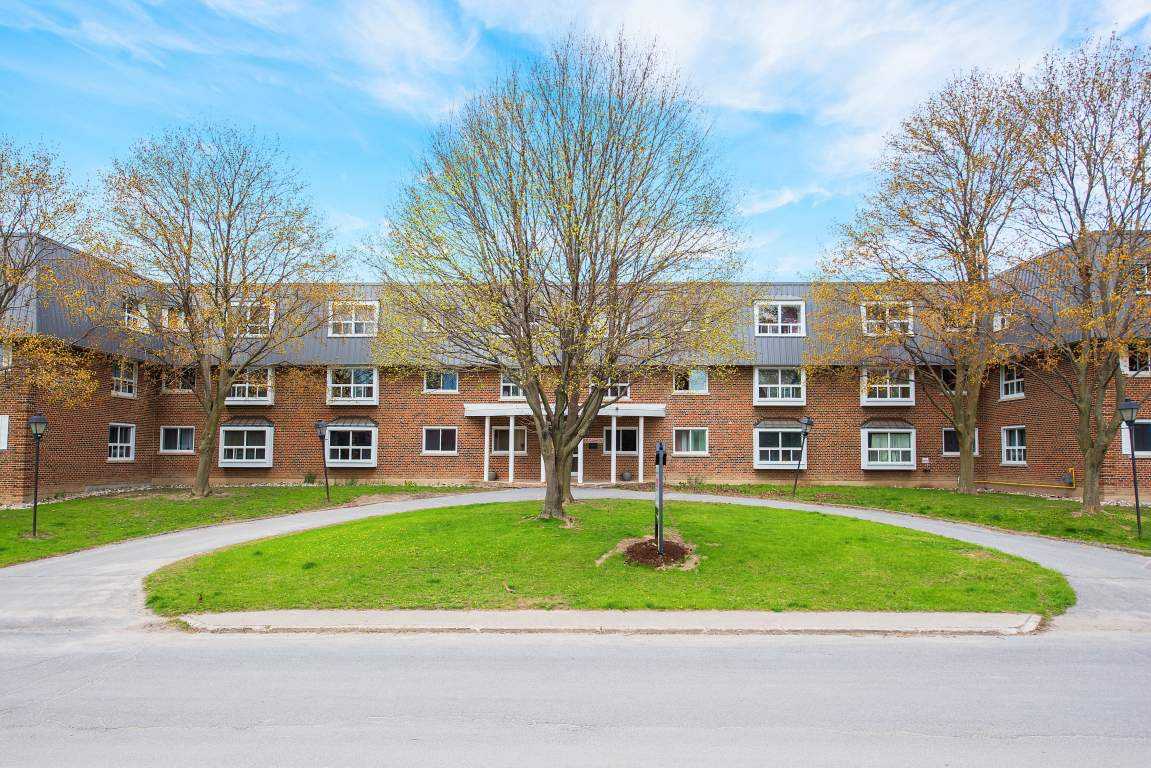 Frontenac Arms Apartments for Rent in Auden Park, Kingston, ON K7M 4W5