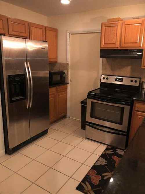 7826 Northwest 41st Street - Photo 2 of 8