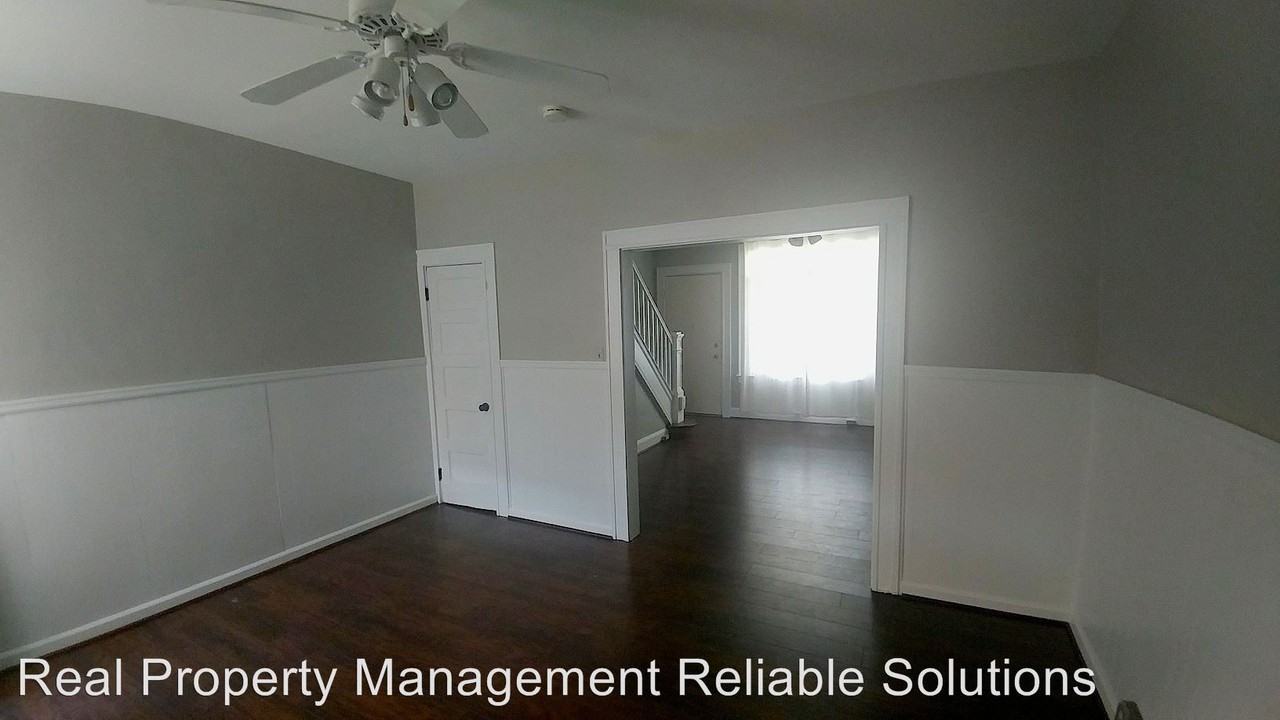 513 S Longwood Street - Photo 3 of 11