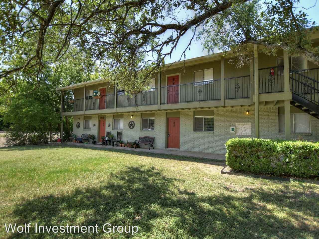 806 E 13th St - Photo 2 of 24