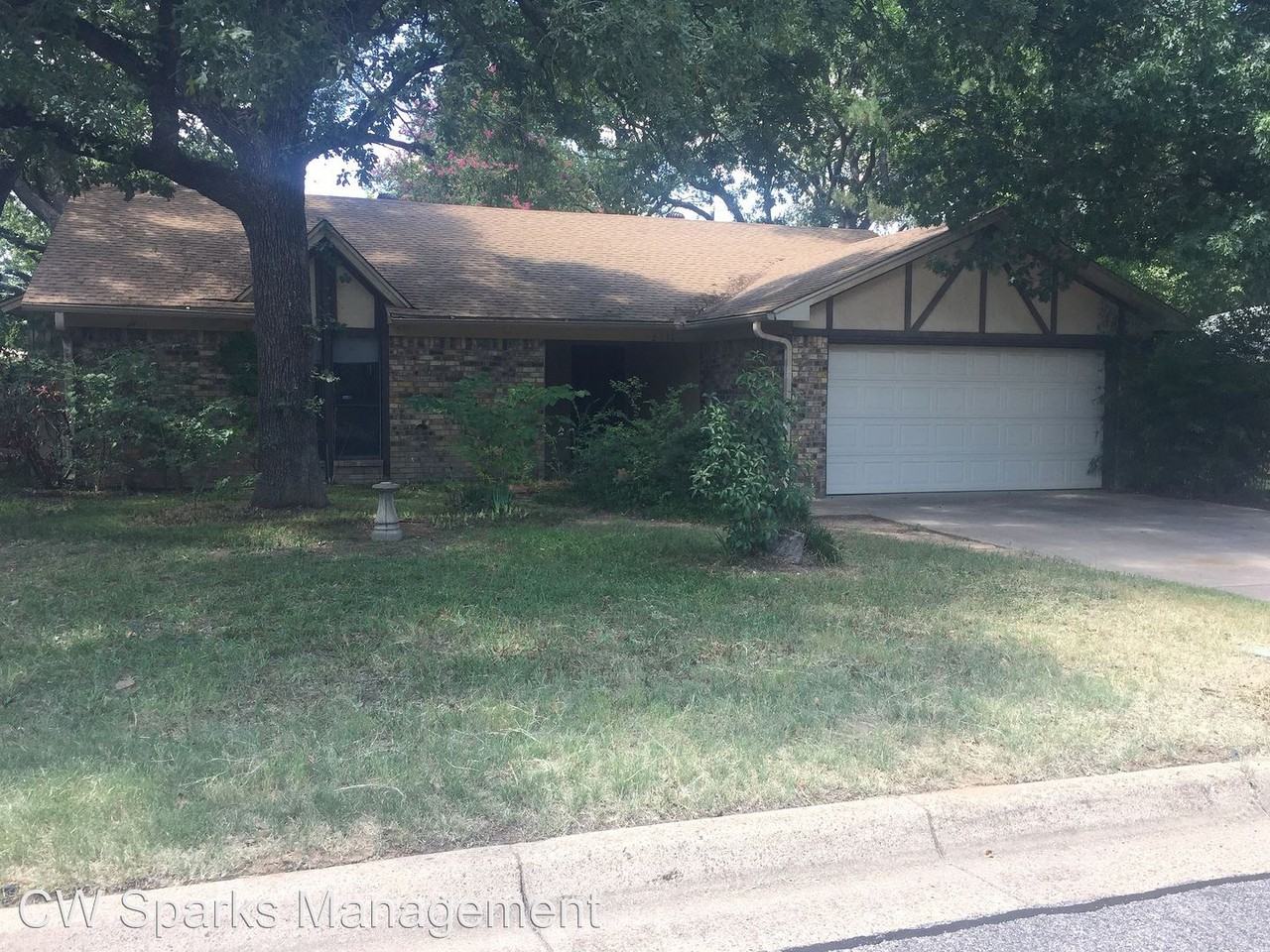 2716 Sibley Dr - Photo 2 of 19