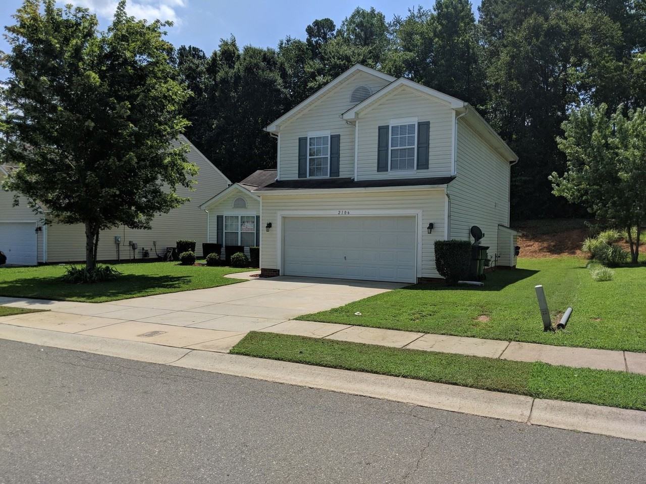 2106 Pheasant Glen Road, Charlotte, NC 28214 3 Bedroom Apartment for