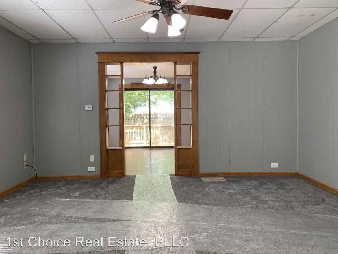 208 Bingham St - Photo 2 of 19