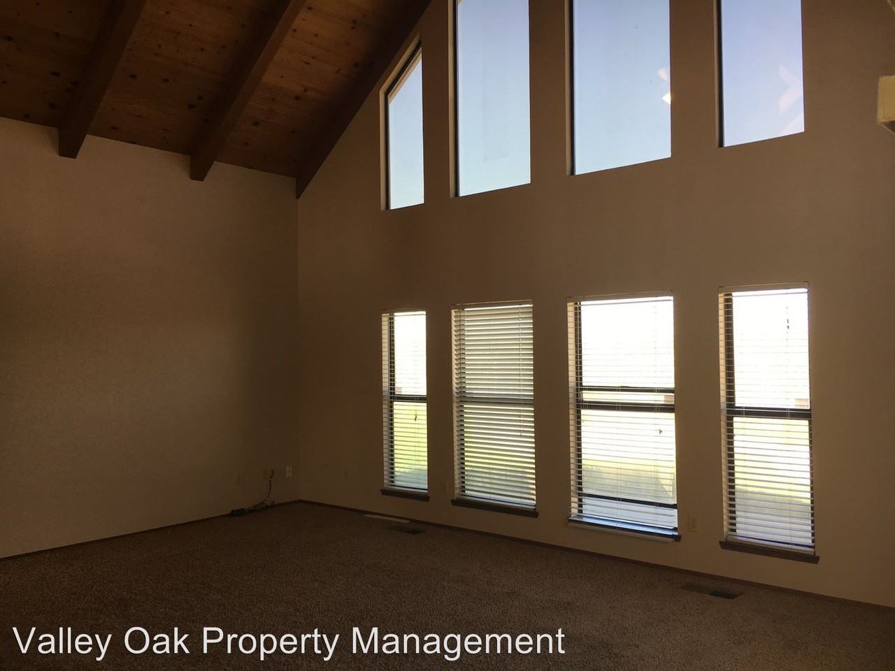 7442 Vivian Rd - Photo 3 of 12
