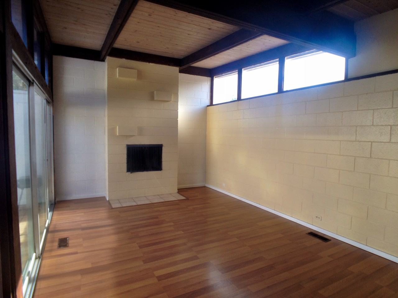 1909 Alvarado Dr Ne #A - Photo 2 of 11