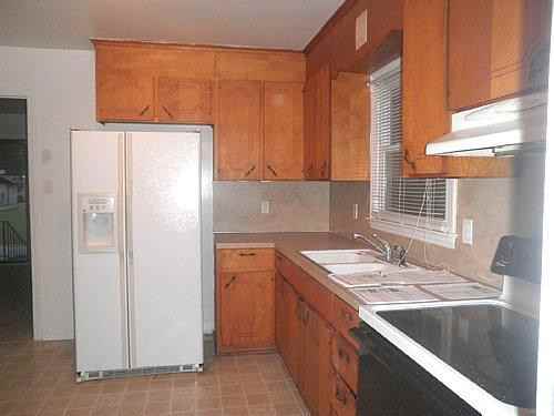 1611 Woodbriar Ave - Photo 3 of 14