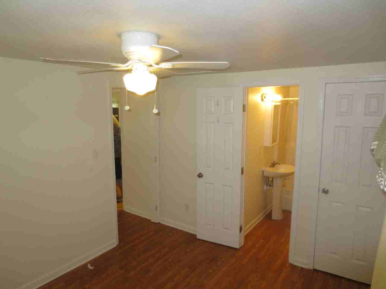 547B Royce St - Photo 7 of 11