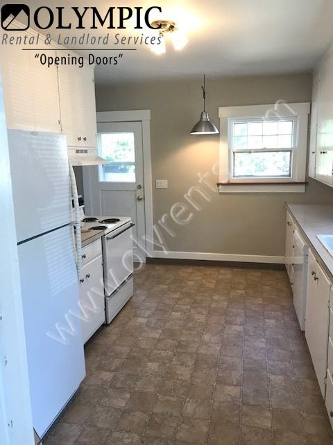 108 21st Ave Sw - Photo 2 of 11