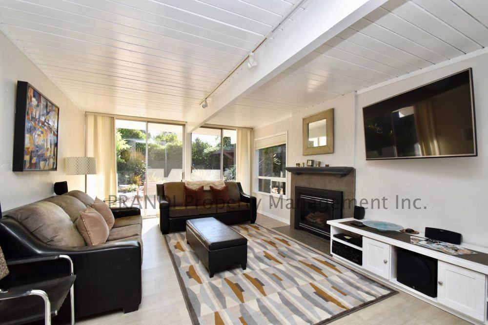 877 Greenberry Ln - Photo 3 of 18