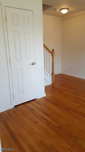 316 Talmage Ave - Photo 3 of 11