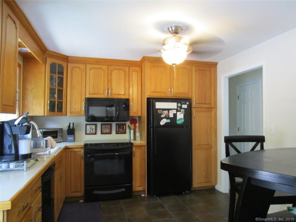 33 Zephyr Road - Photo 2 of 28