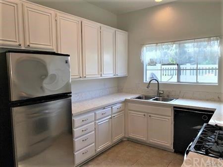 24413 Kingston Circle - Photo 3 of 16