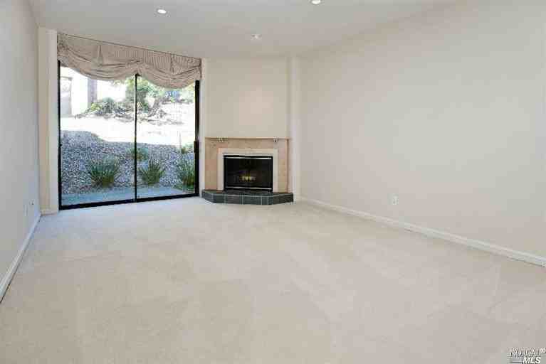 507 Seaver Drive - Photo 2 of 7