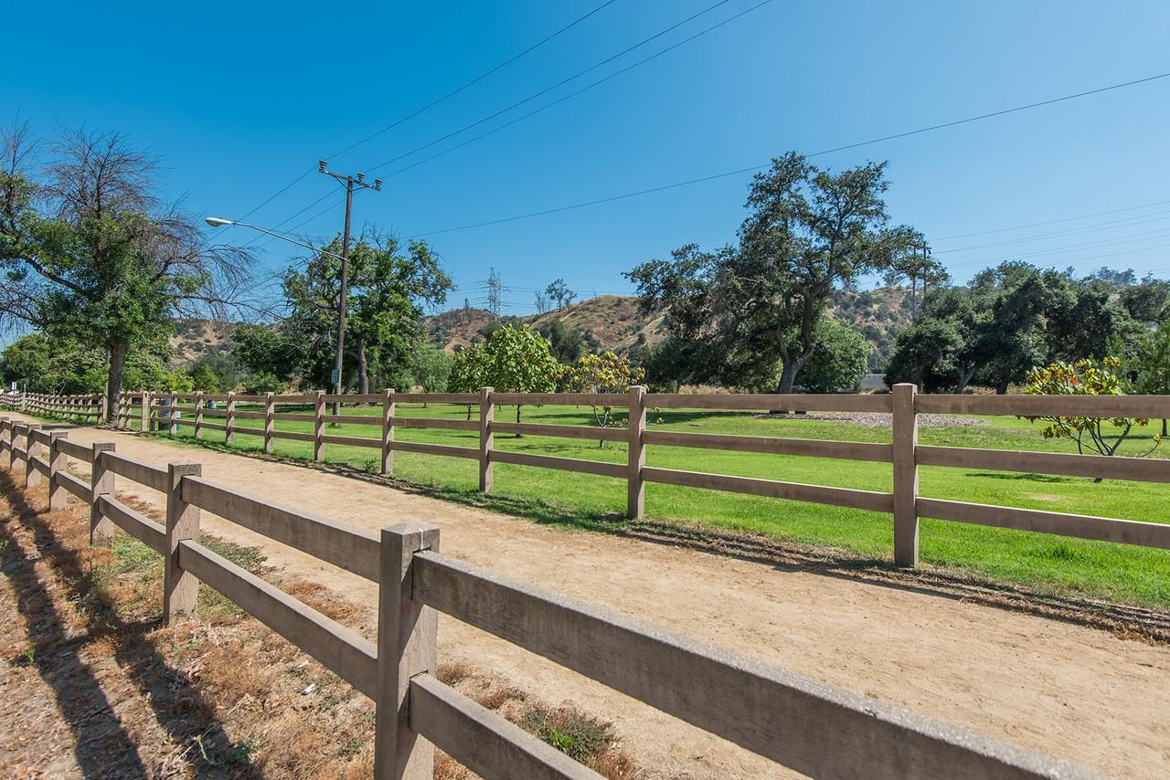 1329 Garden St. - Photo 3 of 35