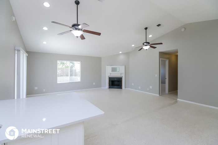 8008 West Tuckey Lane - Photo 3 of 16