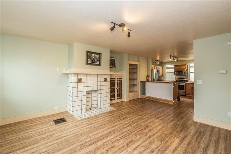 1356 Lowrie St - Photo 3 of 11