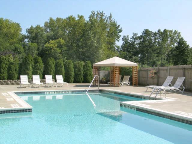 Seventeen Hundred Designer Residences - Photo 3 of 11