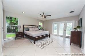 10206 Ramblewood Dr - Photo 2 of 8