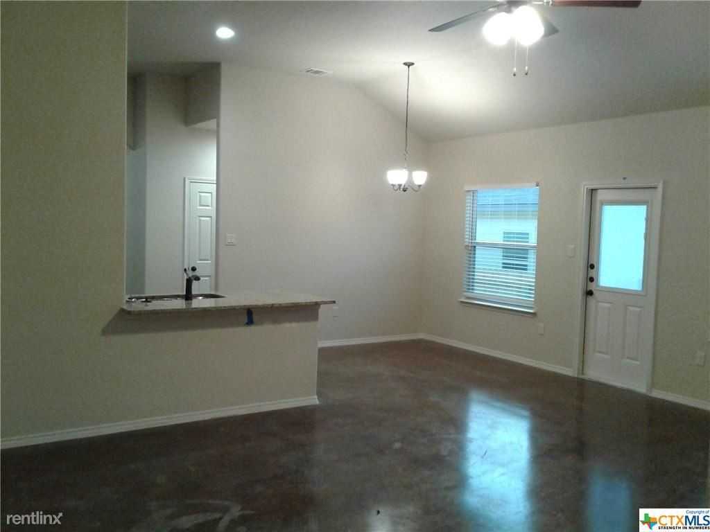 336 Emma Drive - Photo 3 of 9