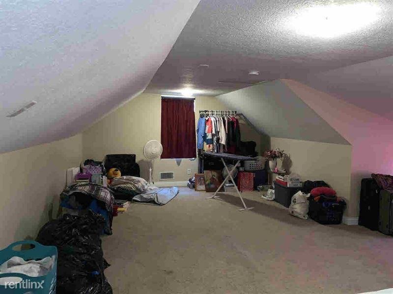 926 18th Ave - Photo 2 of 9