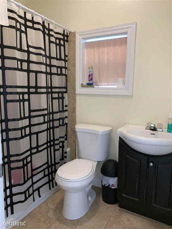 926 18th Ave - Photo 3 of 9