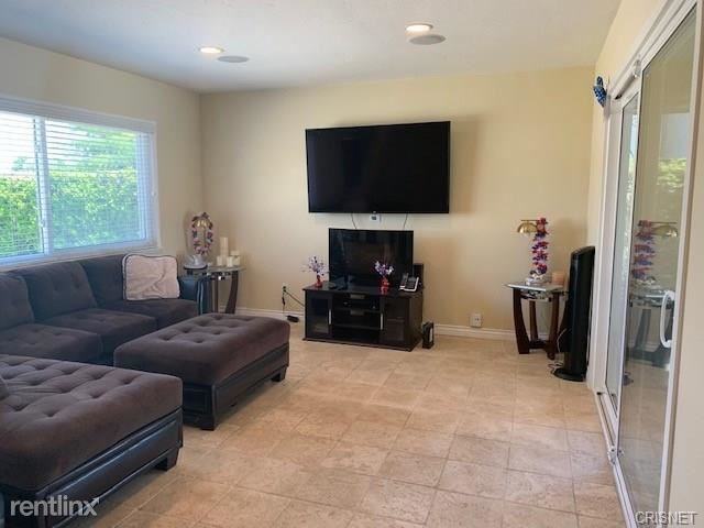 7725 Minstrel Ave - Photo 3 of 12
