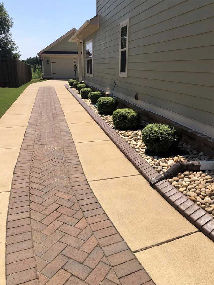 6334 Midtowne Lane Northwest - Photo 3 of 26