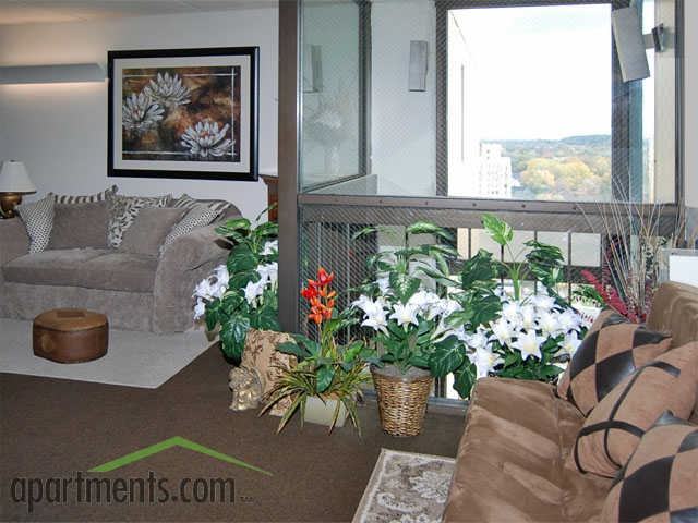 Midtown Manor Senior (50+) Apartments - Photo 2 of 20