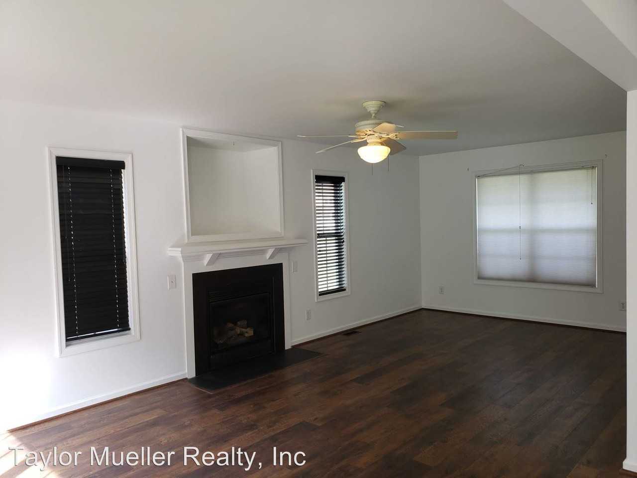 305 Princess Anne Circle - Photo 2 of 17