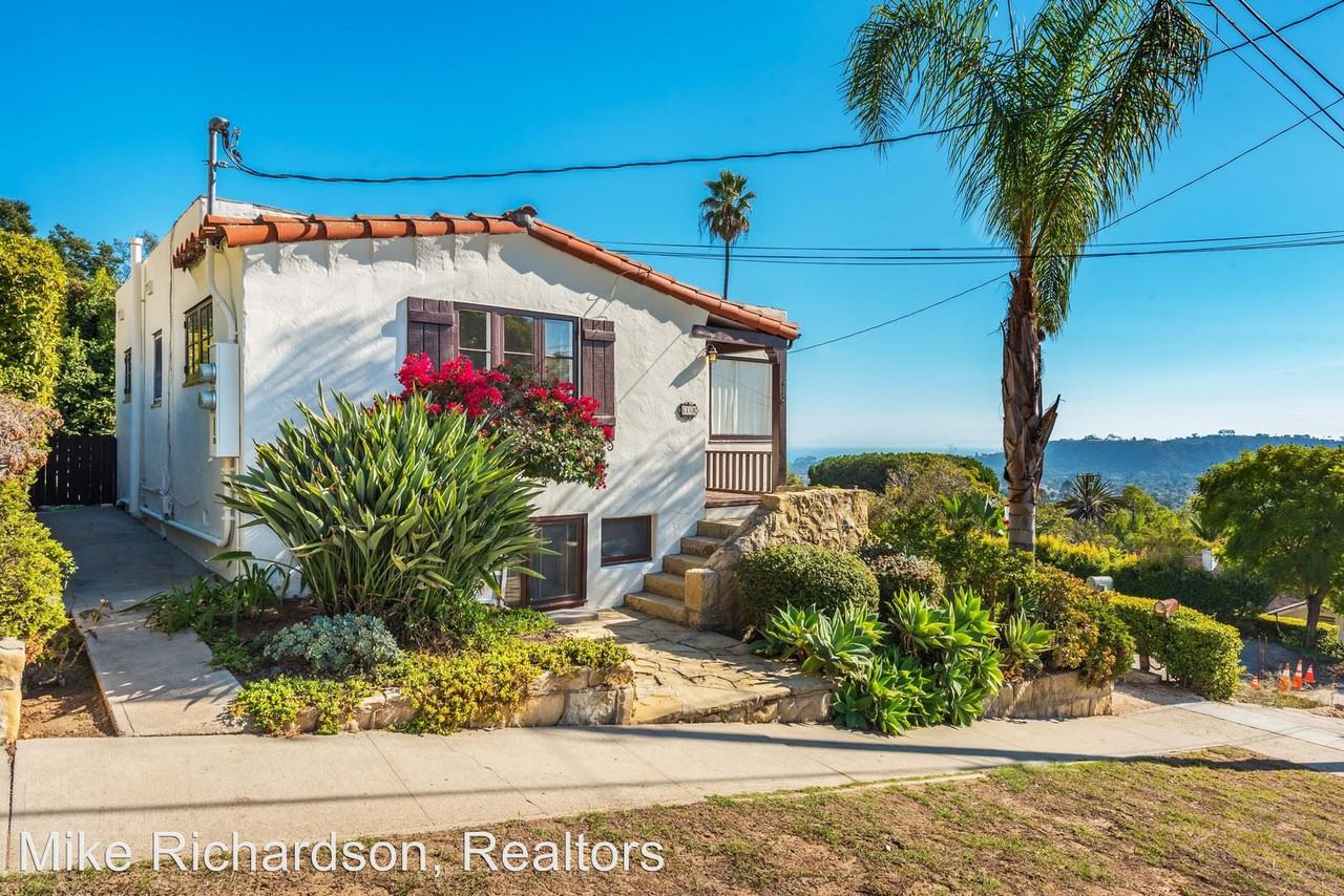 616 Sierra St #B - Photo 3 of 18