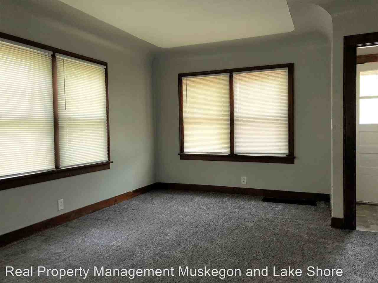 972 Scott Street - Photo 2 of 8