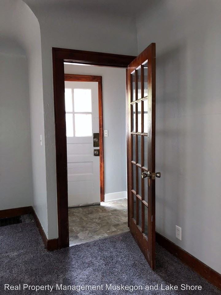 972 Scott Street - Photo 3 of 8